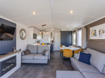 Seascape 3 Bed Holiday Home – Dog Friendly (New for 2025) with enclosed decking area